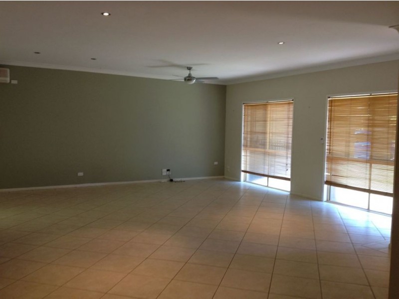 25 Bradstone Road, Carrara QLD 4211