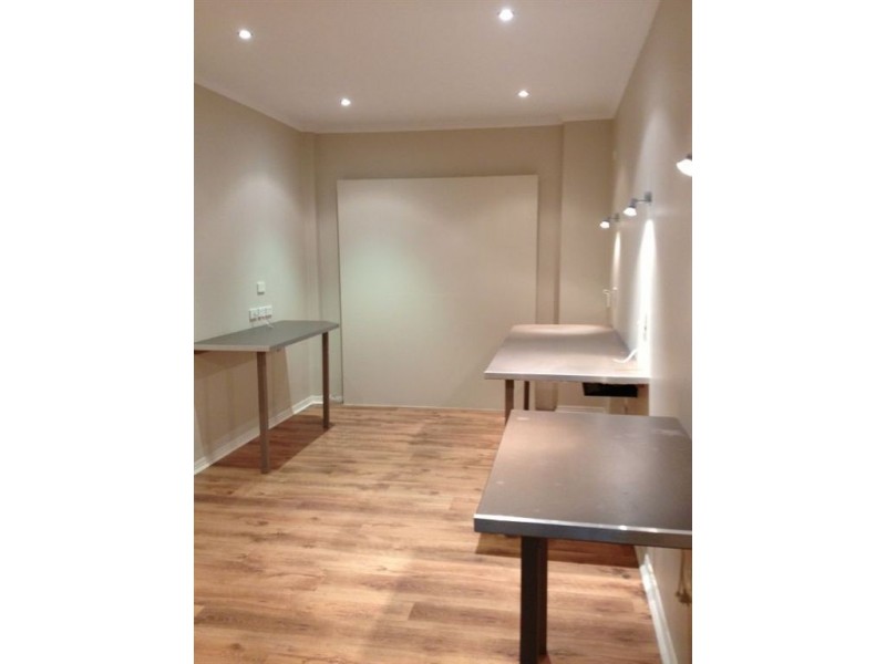 25 Bradstone Road, Carrara QLD 4211