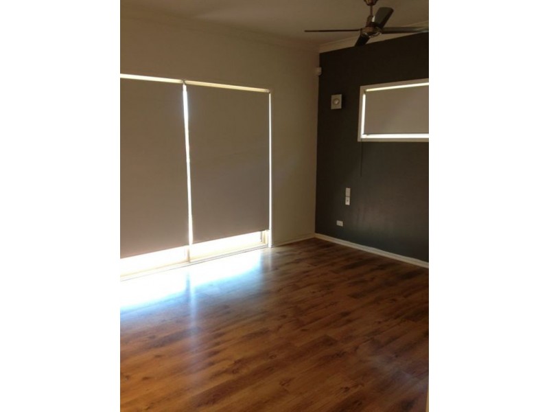 25 Bradstone Road, Carrara QLD 4211