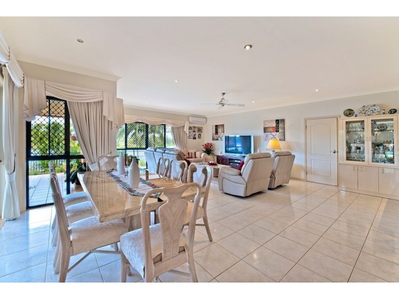 77 Port Jackson Boulevard, Clear Island Waters QLD 4226