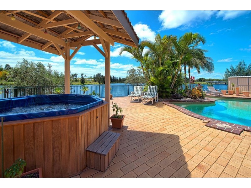 77 Port Jackson Boulevard, Clear Island Waters QLD 4226