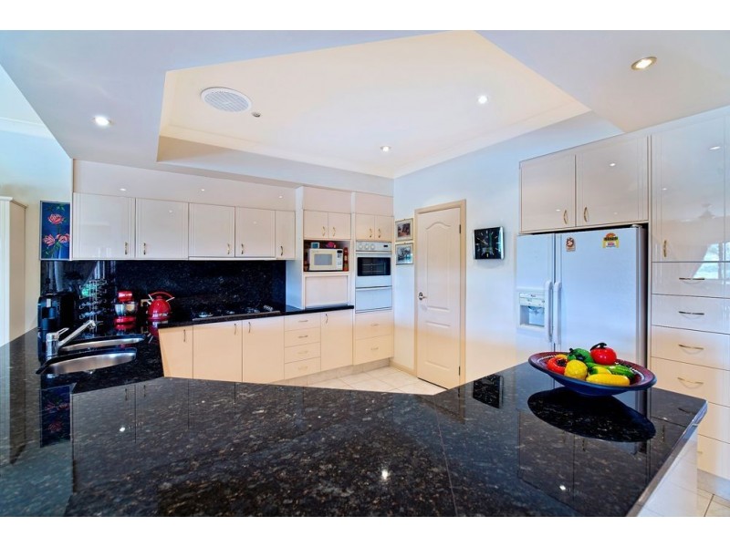 77 Port Jackson Boulevard, Clear Island Waters QLD 4226