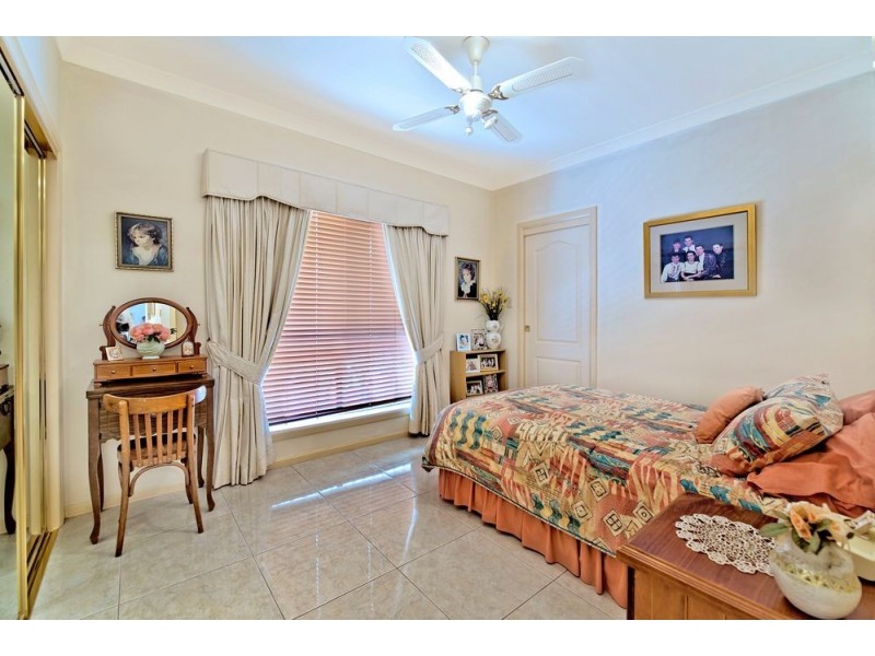 77 Port Jackson Boulevard, Clear Island Waters QLD 4226