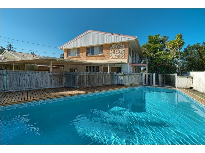 35 Kalimna Drive, Broadbeach Waters QLD 4218