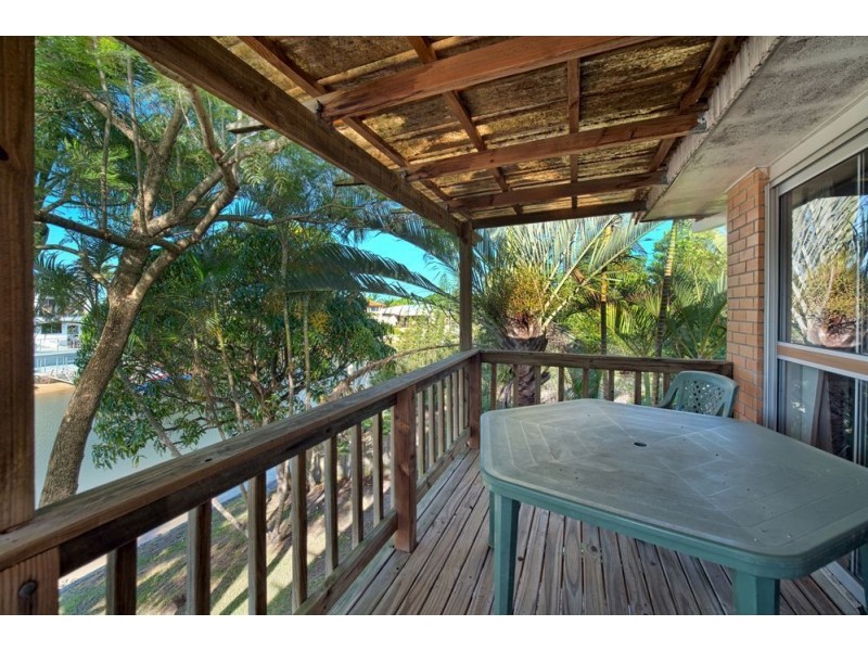 35 Kalimna Drive, Broadbeach Waters QLD 4218