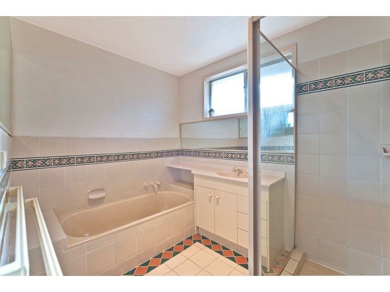 35 Kalimna Drive, Broadbeach Waters QLD 4218