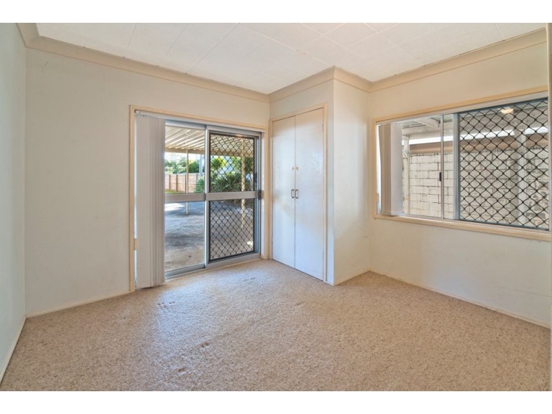 35 Kalimna Drive, Broadbeach Waters QLD 4218