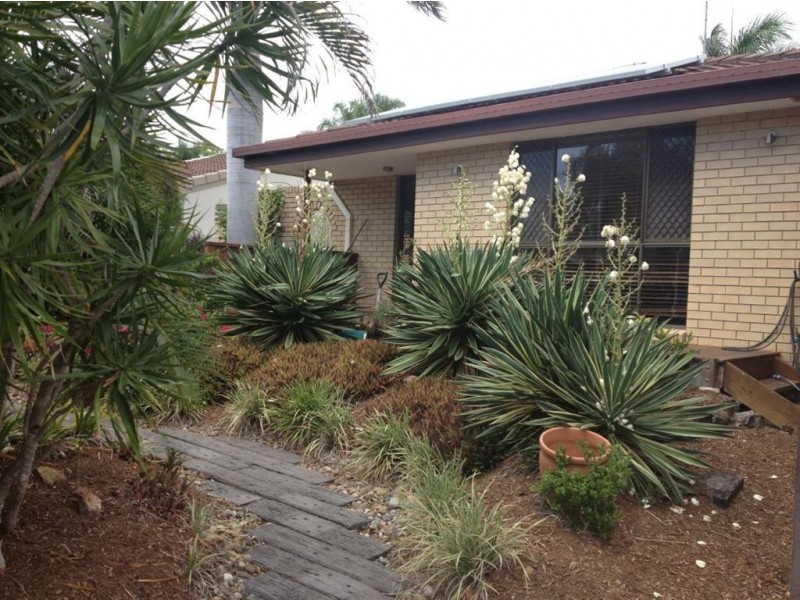 7 Wayfarer Avenue, Mermaid Waters QLD 4218
