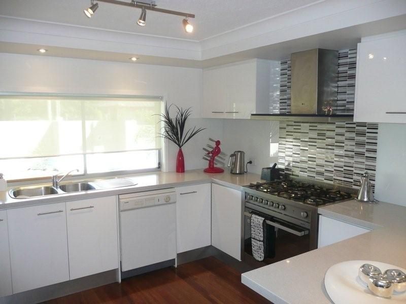 6 Fairway Drive, Clear Island Waters QLD 4226