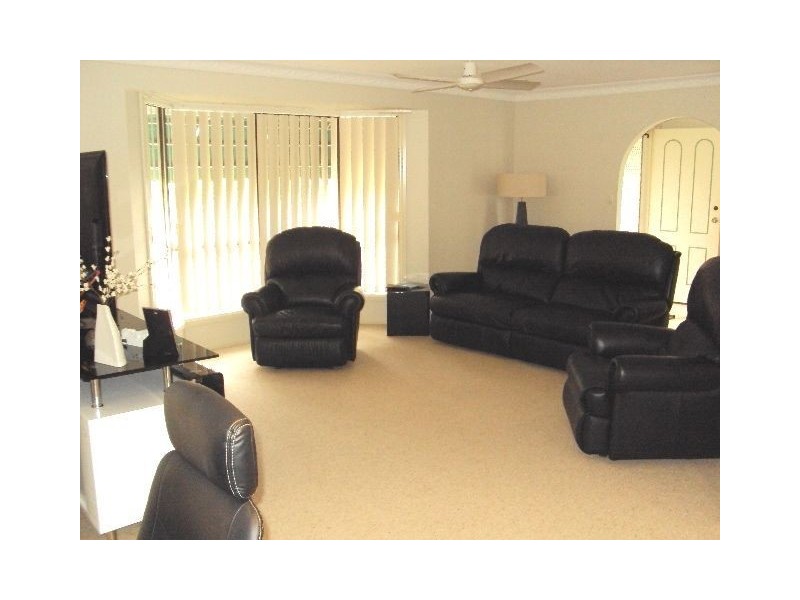 4 Haslewood Court, Mermaid Waters QLD 4218