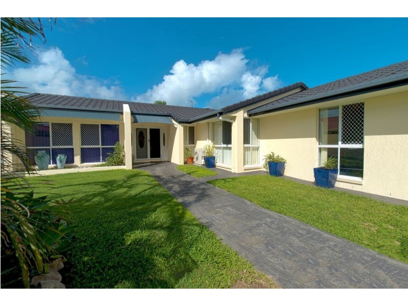 42 Cayman Drive, Clear Island Waters QLD 4226