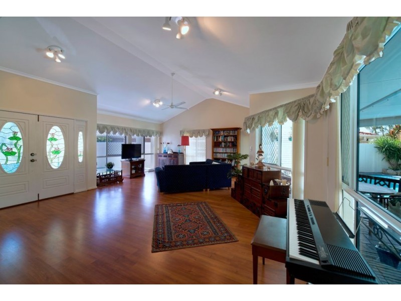 42 Cayman Drive, Clear Island Waters QLD 4226