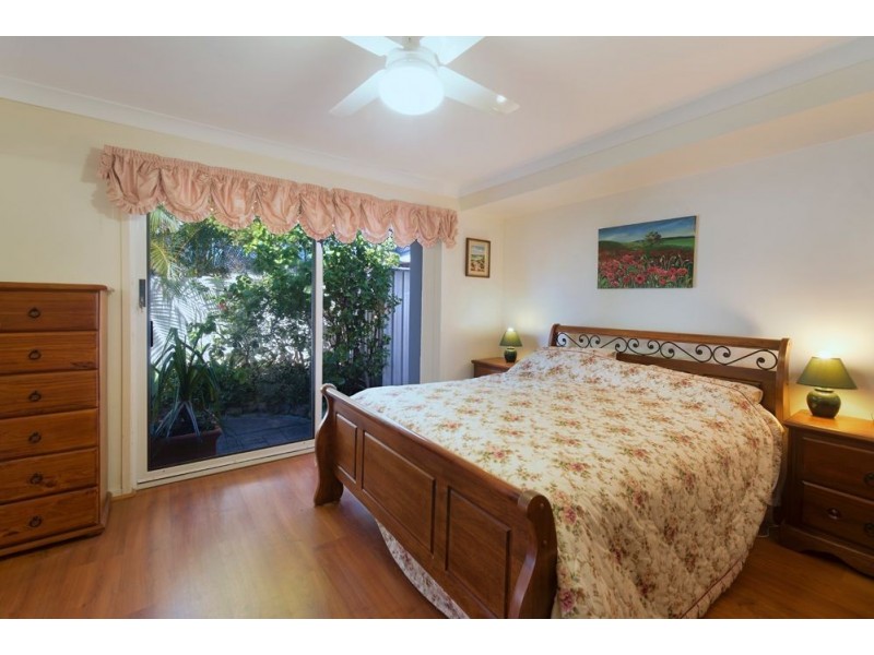 42 Cayman Drive, Clear Island Waters QLD 4226