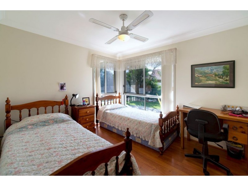 42 Cayman Drive, Clear Island Waters QLD 4226