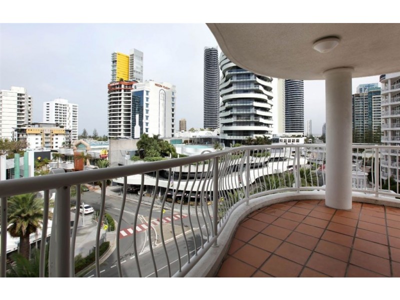 2514/24 Queensland Avenue, Broadbeach QLD 4218