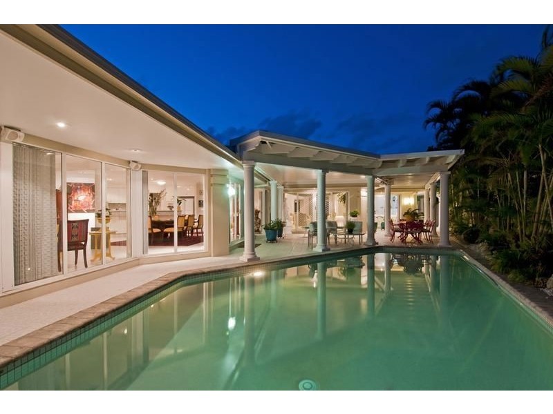 2 Moomba Court, Sorrento QLD 4217