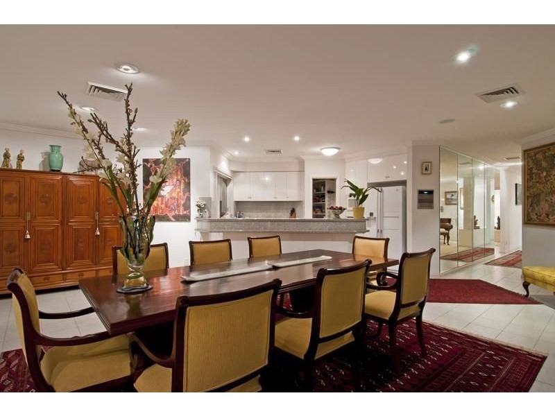 2 Moomba Court, Sorrento QLD 4217