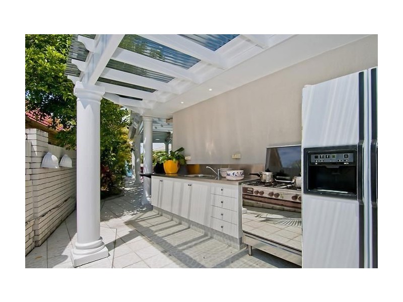 2 Moomba Court, Sorrento QLD 4217