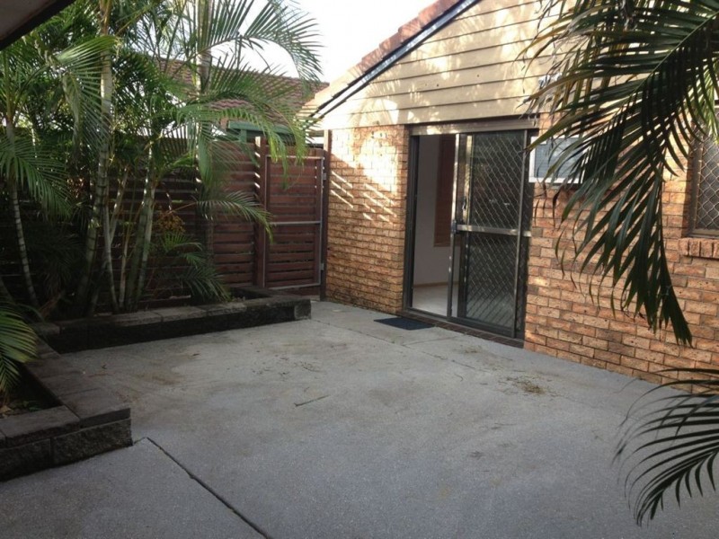 1/105 Sunshine Parade, Miami QLD 4220