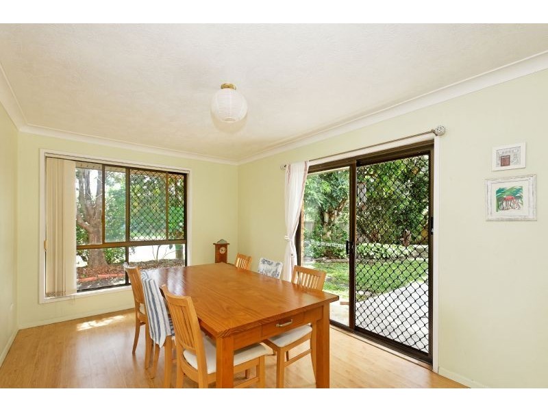 2 Henning Court, Mermaid Waters QLD 4218