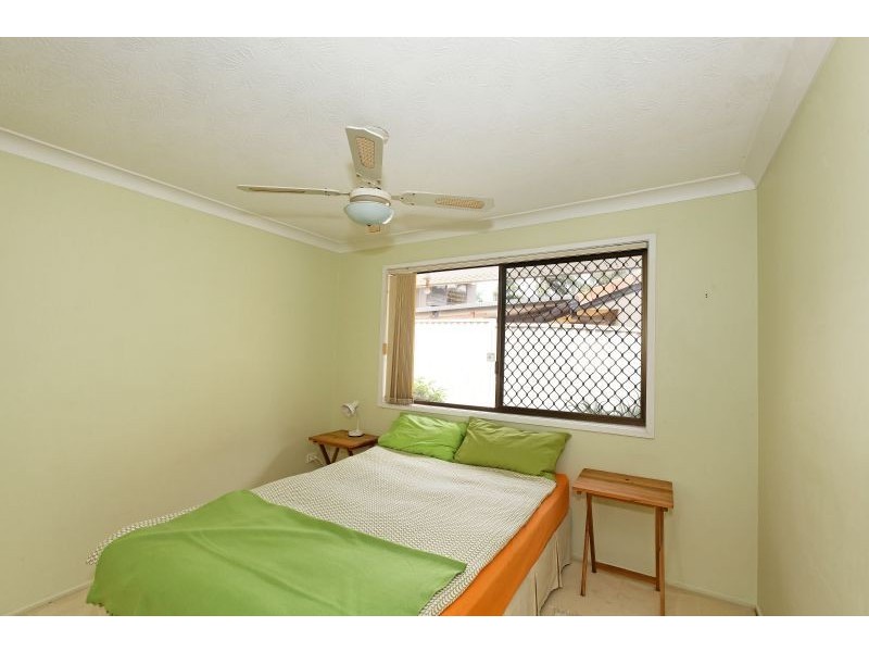 2 Henning Court, Mermaid Waters QLD 4218