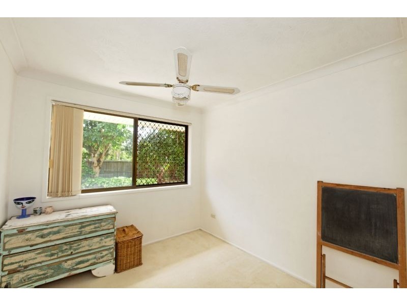 2 Henning Court, Mermaid Waters QLD 4218