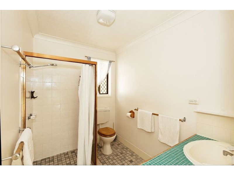 2 Henning Court, Mermaid Waters QLD 4218