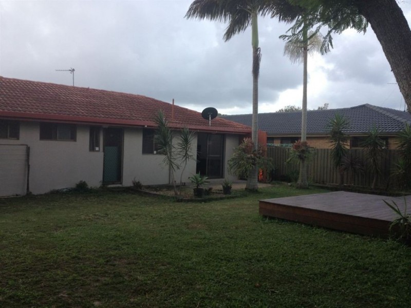 23 Port Drive, Mermaid Waters QLD 4218