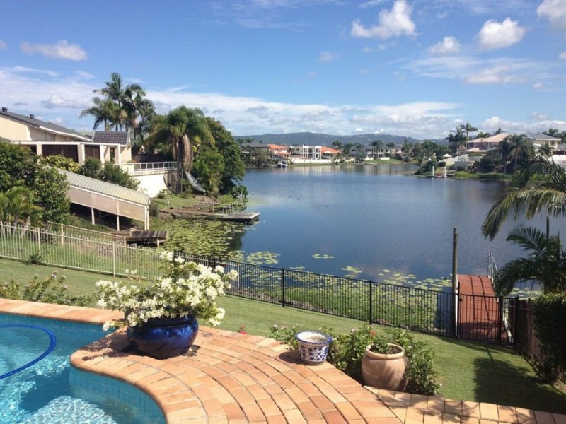 9 Antigua Way, Clear Island Waters QLD 4226