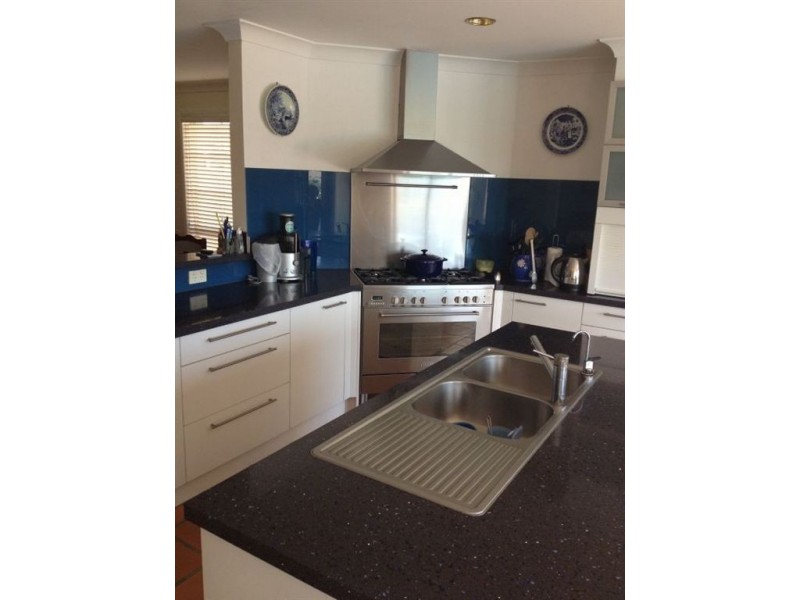 9 Antigua Way, Clear Island Waters QLD 4226