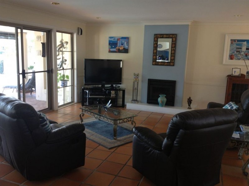 9 Antigua Way, Clear Island Waters QLD 4226