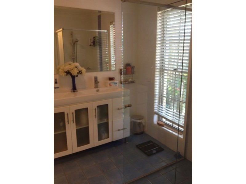 9 Antigua Way, Clear Island Waters QLD 4226