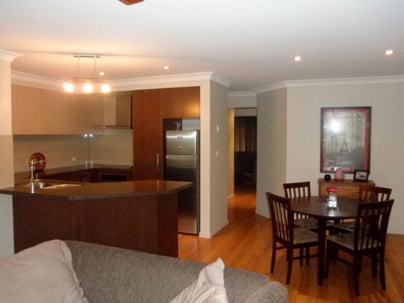 42/27 Wharf Road, Broadbeach QLD 4218