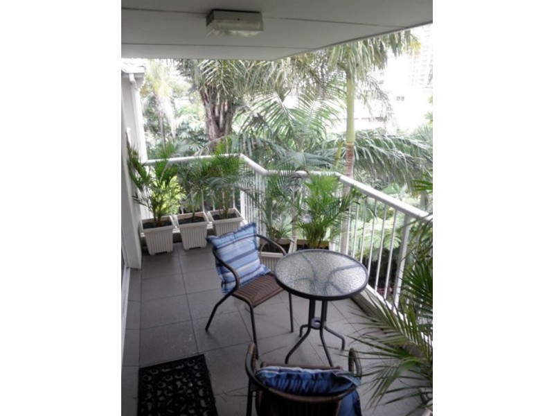 42/27 Wharf Road, Broadbeach QLD 4218