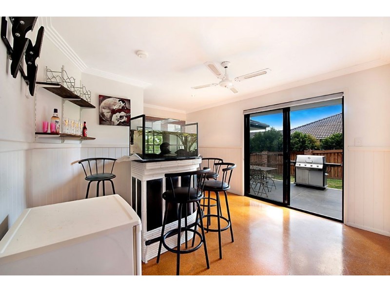 12 Riverbank Court, Ashmore QLD 4214