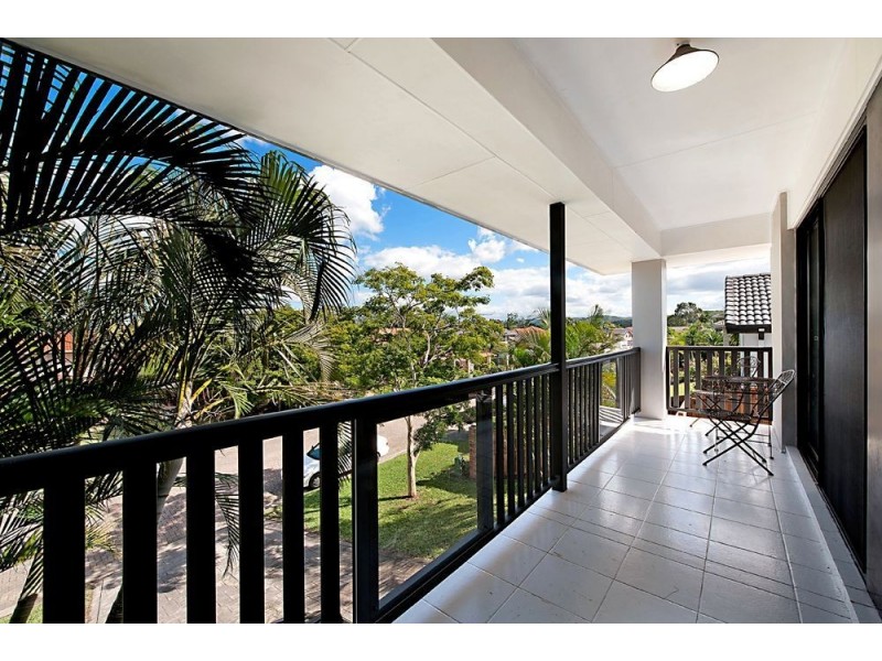 12 Riverbank Court, Ashmore QLD 4214