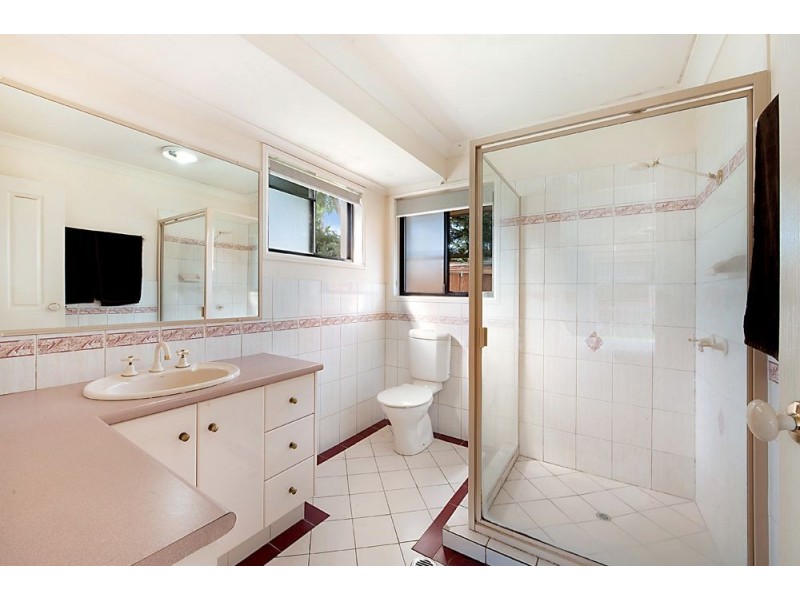 12 Riverbank Court, Ashmore QLD 4214