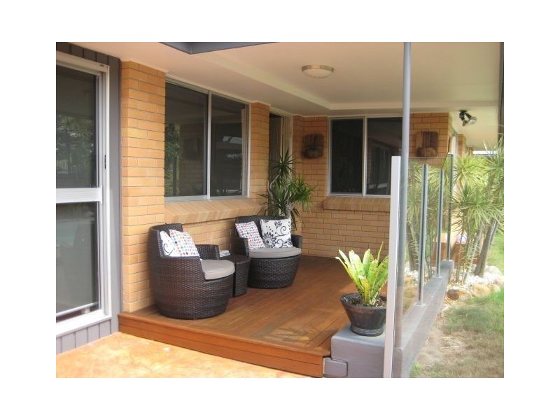 10 Lotus Key, Broadbeach Waters QLD 4218