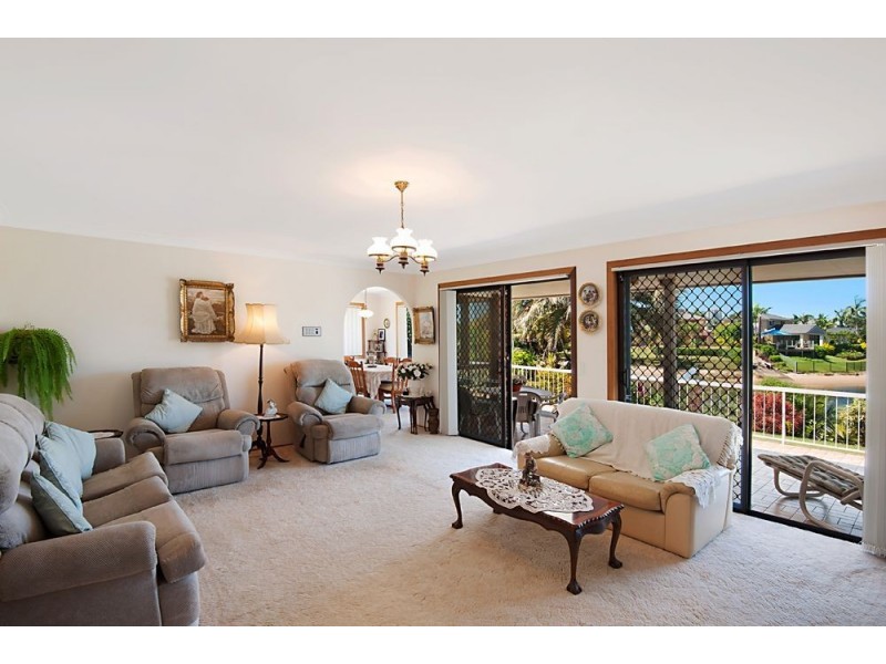168 Rio Vista Boulevard, Broadbeach Waters QLD 4218