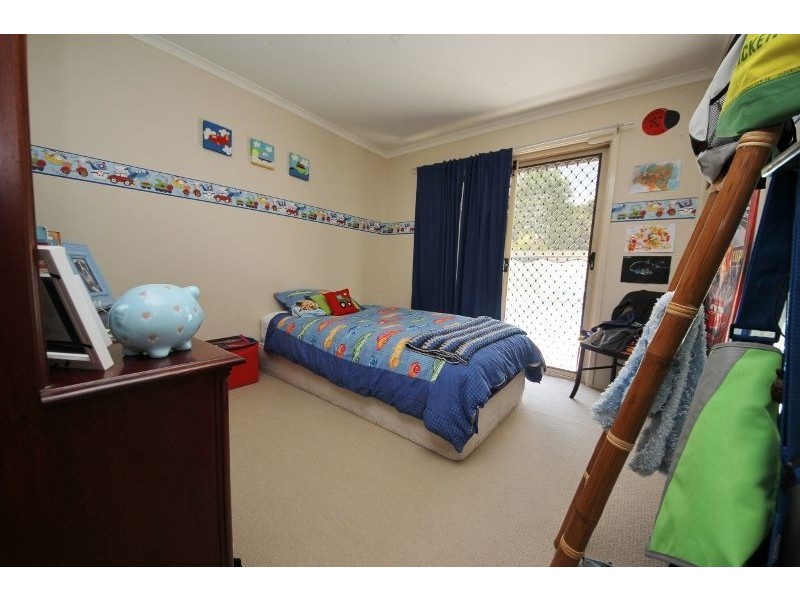 6 Haslewood Court, Mermaid Waters QLD 4218