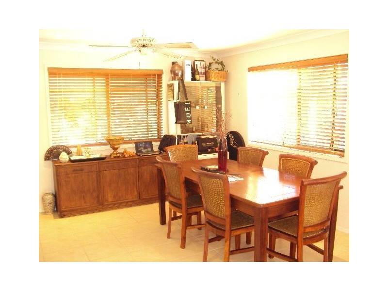 8 Haslewood Court, Mermaid Waters QLD 4218