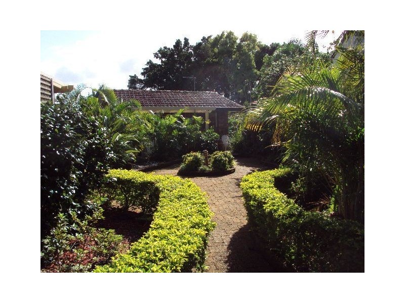 8 Haslewood Court, Mermaid Waters QLD 4218