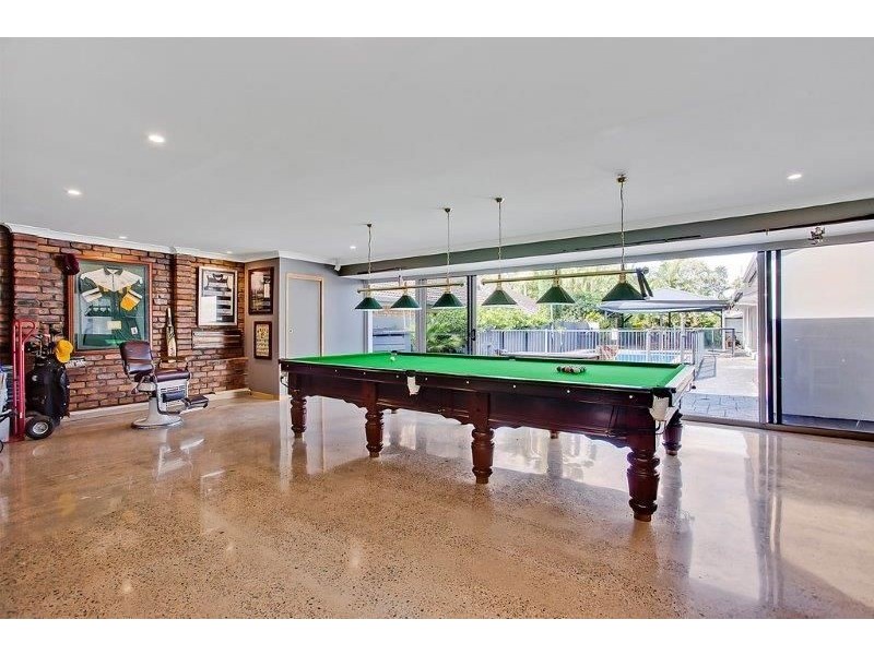 1 Evans Drive, Benowa QLD 4217