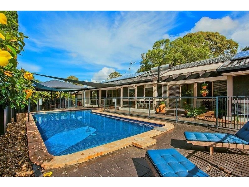 1 Evans Drive, Benowa QLD 4217