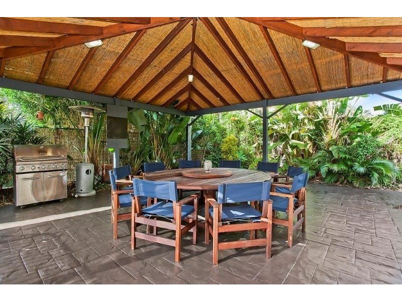 1 Evans Drive, Benowa QLD 4217