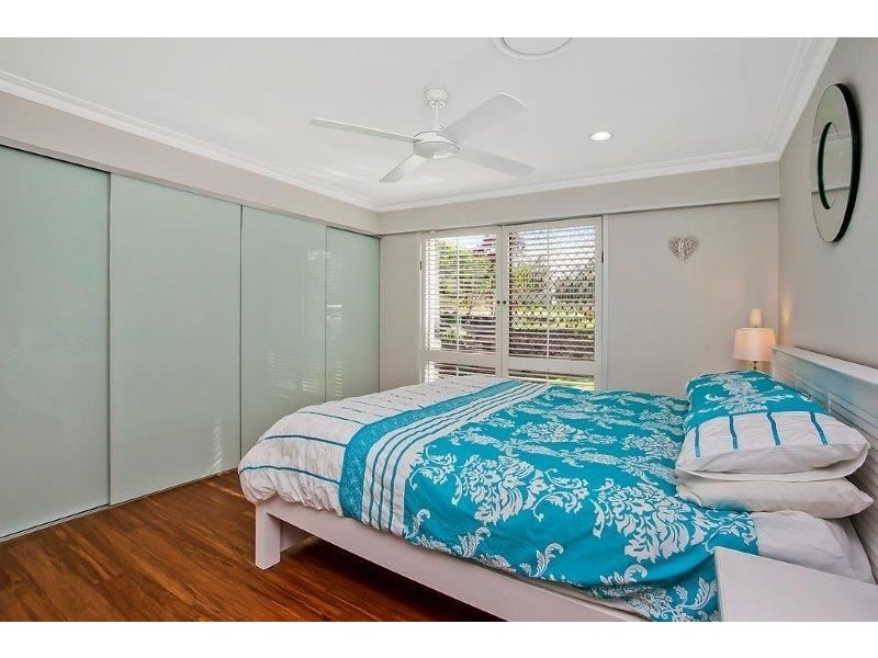 1 Evans Drive, Benowa QLD 4217