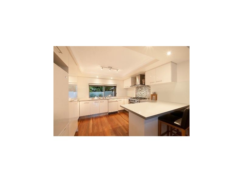 6 Fairway Drive, Clear Island Waters QLD 4226