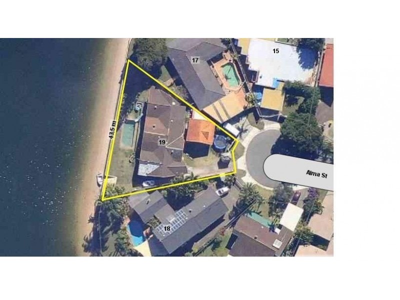 19 Alma Street, Broadbeach Waters QLD 4218