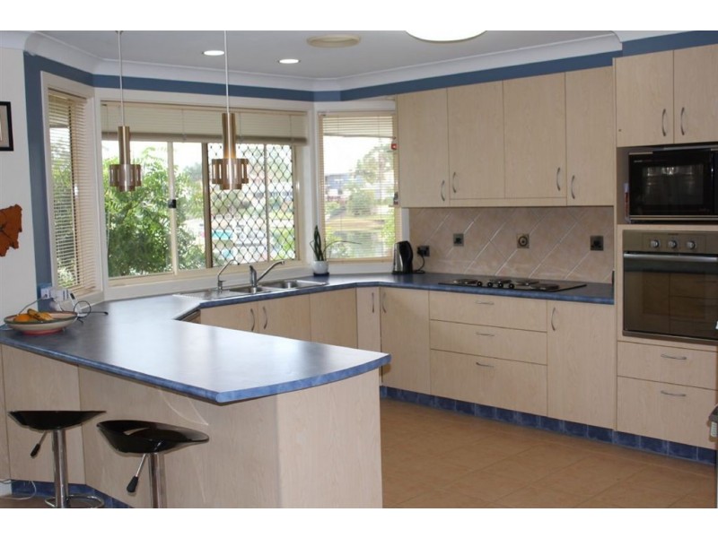 19 Alma Street, Broadbeach Waters QLD 4218