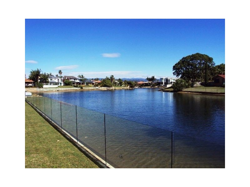 19 Alma Street, Broadbeach Waters QLD 4218